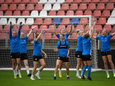 A kvenna - Lausir miðar á Holland-Ísland