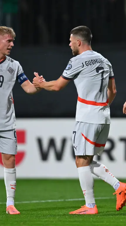 Mæta Úkraínu í Varsjá á sunnudag