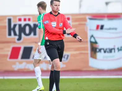 Vilhjálmur Alvar Þórarinsson dæmir í Unglingadeild UEFA (2)