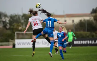 A kvenna - Sex breytingar á byrjunarliðinu frá leiknum gegn Kanada