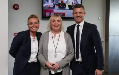 Þrjú sæmd Gullmerki KSÍ fyrir leik Íslands og Þýskalands