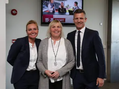 Þrjú sæmd Gullmerki KSÍ fyrir leik Íslands og Þýskalands