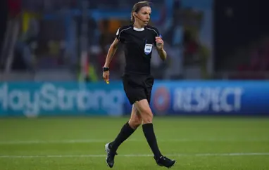 Stephanie Frappart dæmir leik Liverpool og Chelsea um Ofurbikar Evrópu