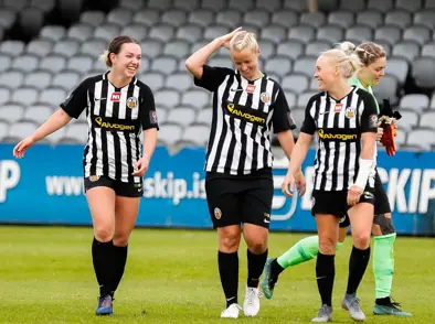 Undirbúningur miðast við að mót geti hafist í júní