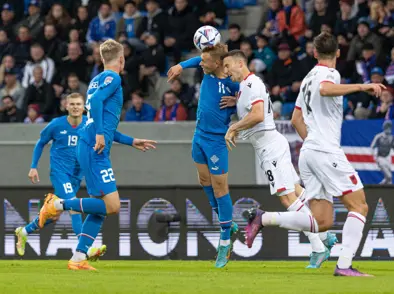 Mæta Ísrael á mánudag