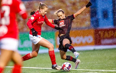 Besta deild kvenna hefst á sunnudag