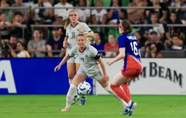 Leikið við Kanada 29. nóvember