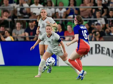 Leikið við Kanada 29. nóvember