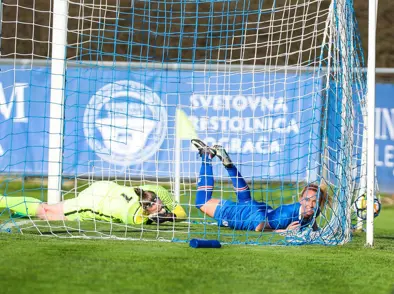 A kvenna - Flottur 2-0 sigur gegn Slóveníu
