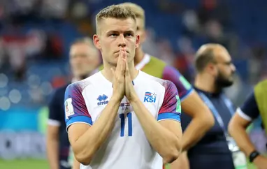 Alfreð heiðraður fyrir leik Íslands og Wales