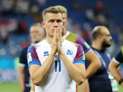 Alfreð heiðraður fyrir leik Íslands og Wales