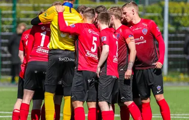 2. deild karla hefst 17. júní