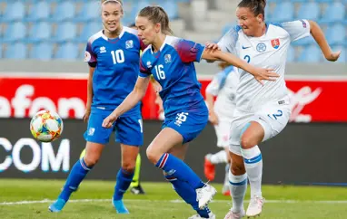 A kvenna mætir Lettlandi á þriðjudag