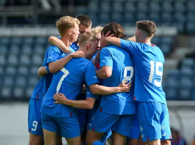 2-3 sigur á Finnlandi