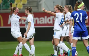 A kvenna - Ísland áfram í 16. sæti heimslista FIFA