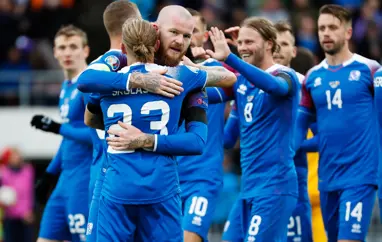 Afhending miða á leiki Íslands í október fyrir handhafa A og DE skírteina