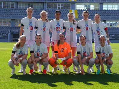 A kvenna - Ísland í 15. sæti á nýjum heimslista FIFA