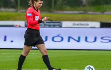 FRESTAÐ! Héraðsdómaranámskeið fyrir konur í höfuðstöðvum KSÍ fimmtudaginn 25. mars.