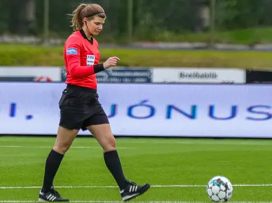 FRESTAÐ! Héraðsdómaranámskeið fyrir konur í höfuðstöðvum KSÍ fimmtudaginn 25. mars.