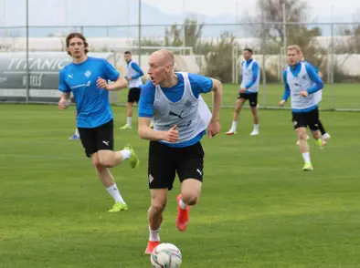 Mæta Úganda á miðvikudag