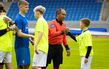 Metár í fjölda dómarastarfa