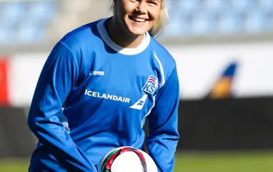 A kvenna - Arna Sif inn fyrir Önnu Björk