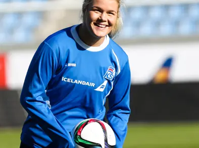 A kvenna - Arna Sif inn fyrir Önnu Björk