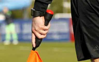 Dómari frá Wales dæmir leik KR og ÍBV í Pepsi deild karla