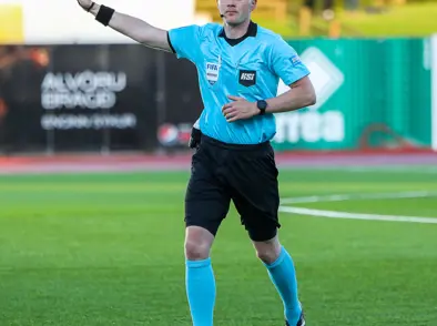 Ívar Orri dæmir í Unglingadeild UEFA