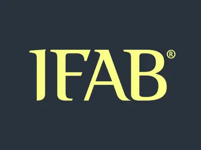 Vítaspyrna - Túlkun laganna við tvær snertingar