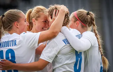 A kvenna í 16 sæti heimslista FIFA