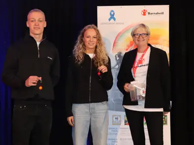 Tvíburarnir Snædís María og Sigurbergur Áki kaupa fyrsta ljósið