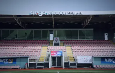 Valur spilar á Origo vellinum í sumar