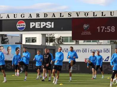 Sjónlýsing á landsleikjum á Laugardalsvelli