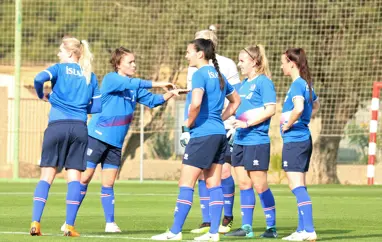 A kvenna - Ísland mætt til La Manga