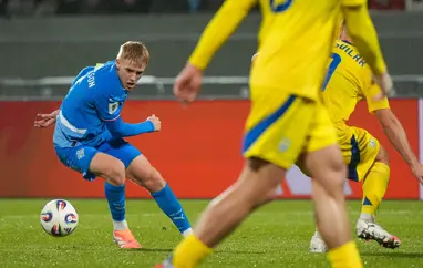 Mæta Frökkum á mánudag