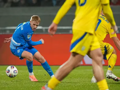 Mæta Frökkum á mánudag