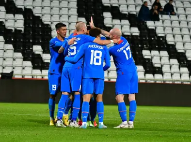 Allt undir í Albaníu