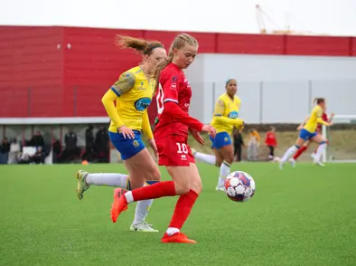 Önnur deild kvenna hefst á laugardag