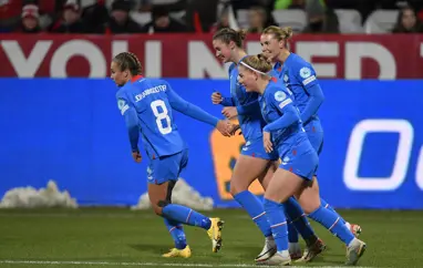 Leikið á Kópavogsvelli