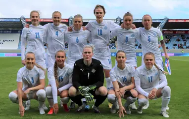 Þrjú mörk í fyrri hálfleik í sigri Íslands gegn Írum